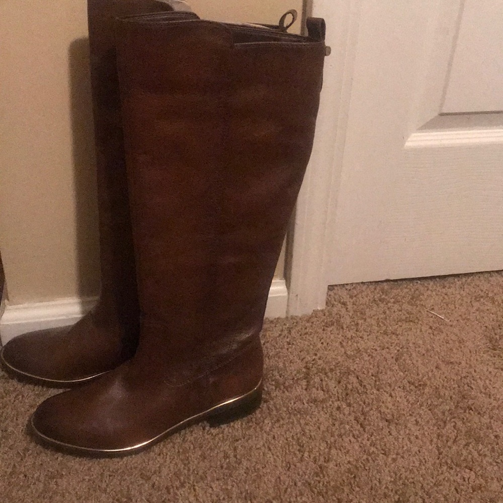 Boots - Picture 4 of 4